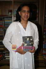 Made in India Biddu_s book launch in Landmark on 10th Feb 2010 (6).JPG